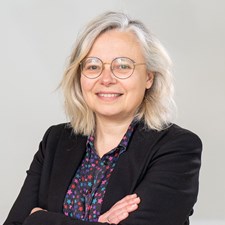 speaker Amelia Compagni