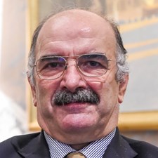 speaker Giorgio Piazza