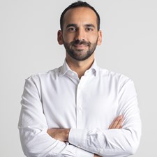 speaker Mauro Piccinini