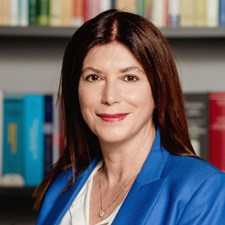 speaker Sara Armella