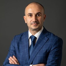speaker Vittorio Nascimbene